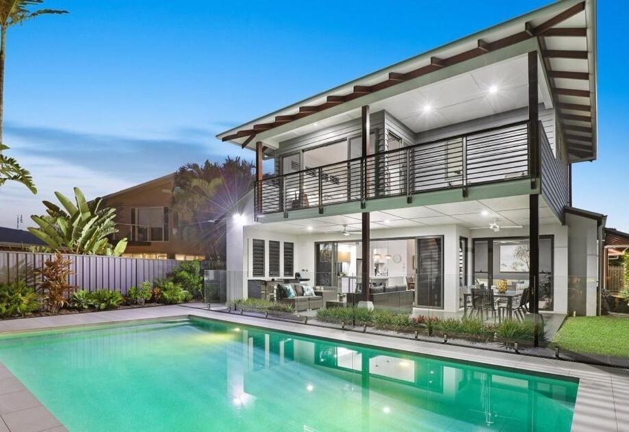 בודינה Waterfront Home Bordering Mooloolaba מראה חיצוני תמונה