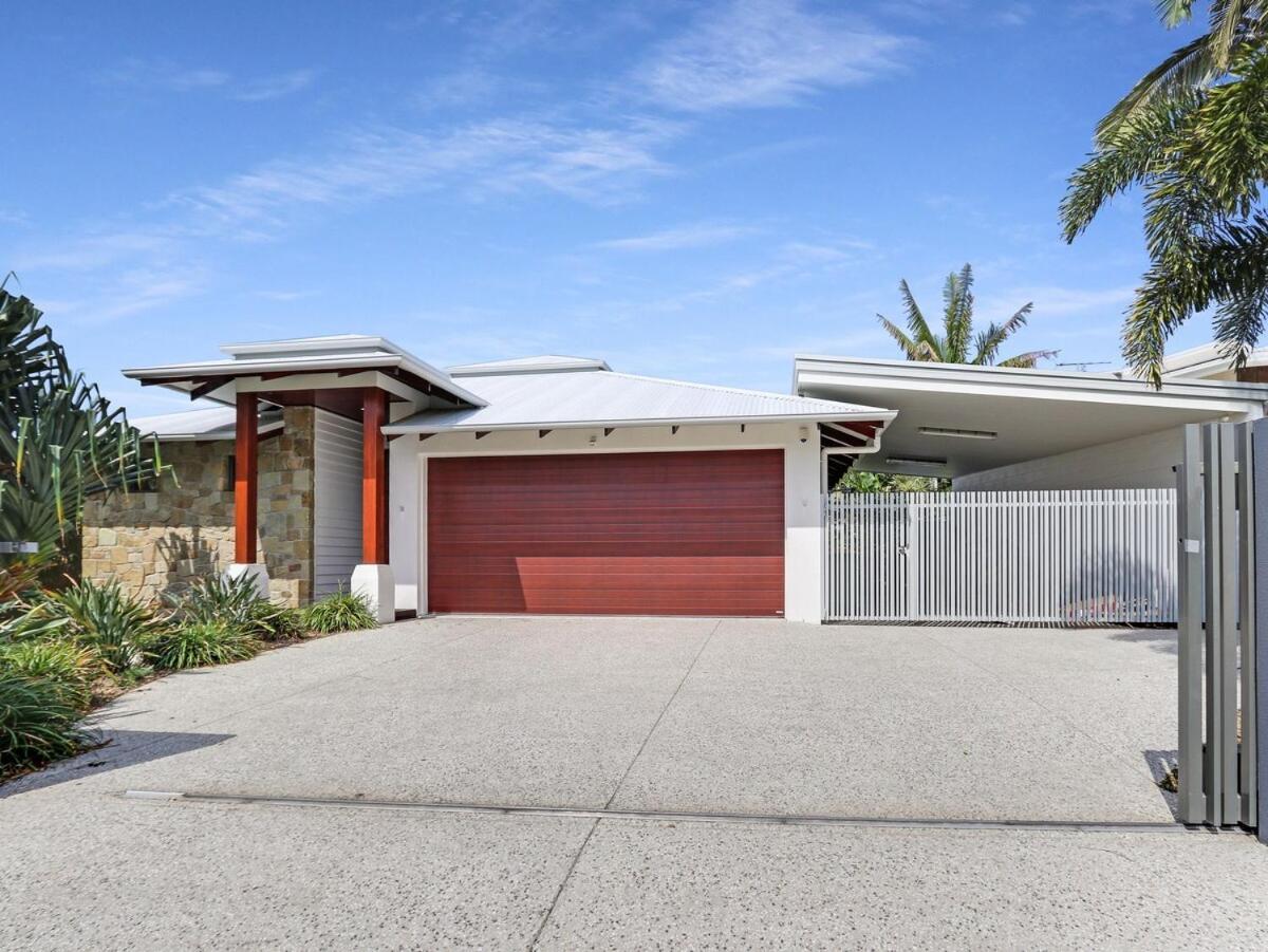 בודינה Waterfront Home Bordering Mooloolaba מראה חיצוני תמונה