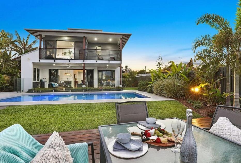 בודינה Waterfront Home Bordering Mooloolaba מראה חיצוני תמונה